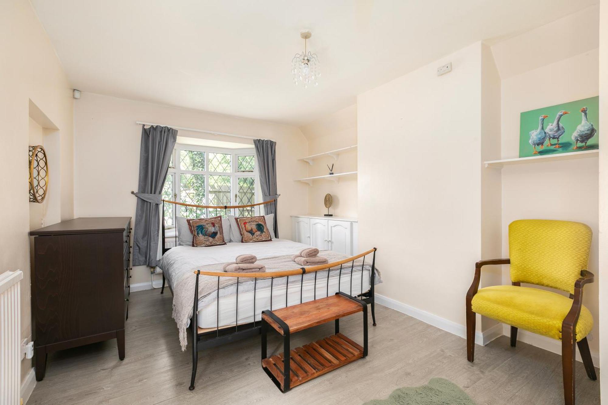 Rural Lodge Stay In Windsor! Hot Tub! Sleeps 20 布雷 外观 照片