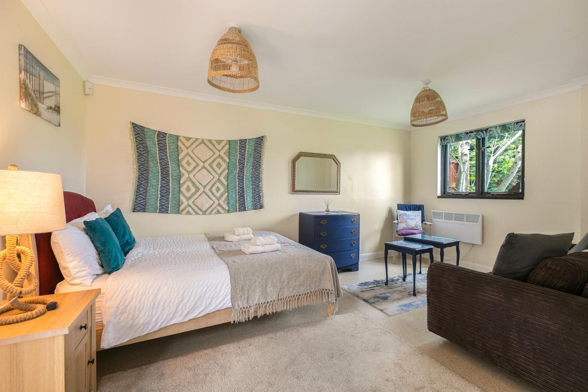 Rural Lodge Stay In Windsor! Hot Tub! Sleeps 20 布雷 外观 照片